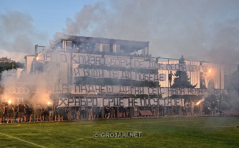 ВИДЕО: Навијачи Партизана пружили подршку фудбалерима уочи окршаја са Бешикташом